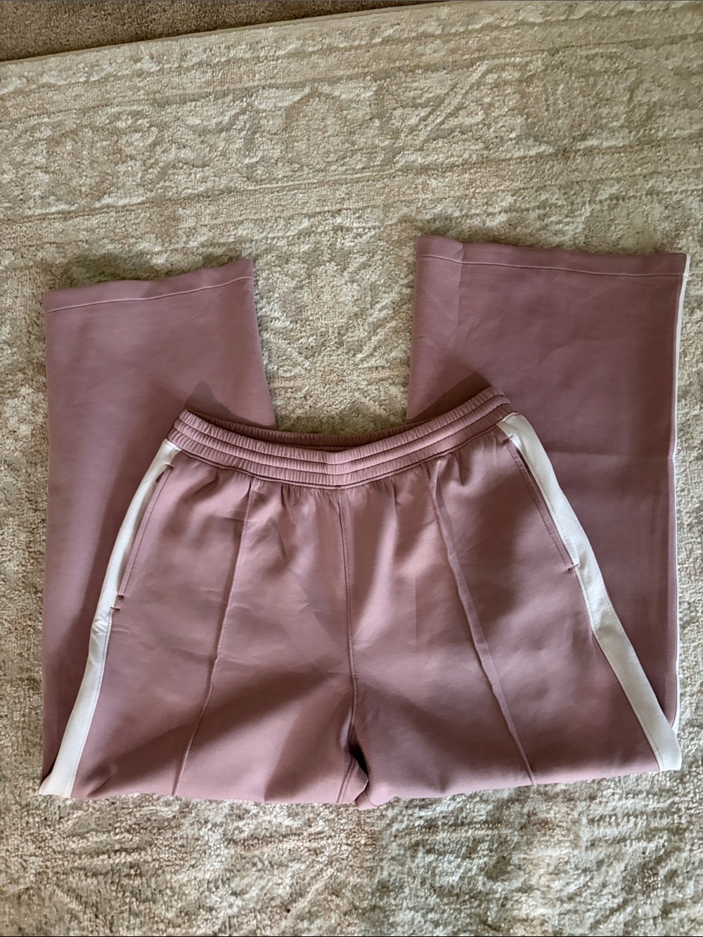 YPB Abercrombie Mauve wide leg Pants with White Side Stripe New size L inseam 29